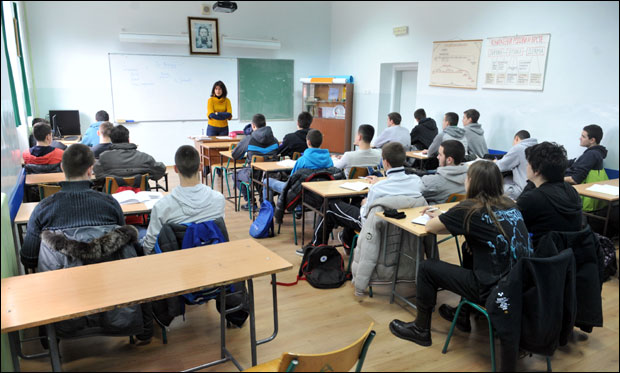 И матуранти полажу разредни испит?